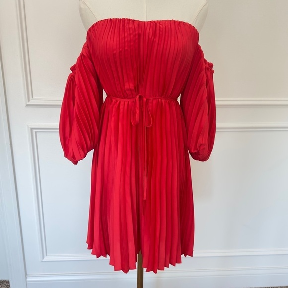 Express Pleated Belted Off The Shoulder Trapeze Red Women's Dress Size Small - Picture 4 of 10